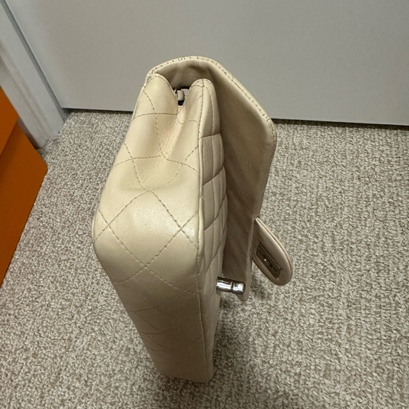 Chanel Classic Beige Caviar SHW Flap East West Shoulder Bag Leather - Picture 4 of 14